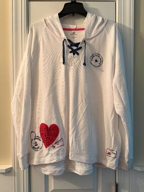 NWOT Women's Disney Parks Mickey White Valentine Sweatshirt Hoodie XXL
